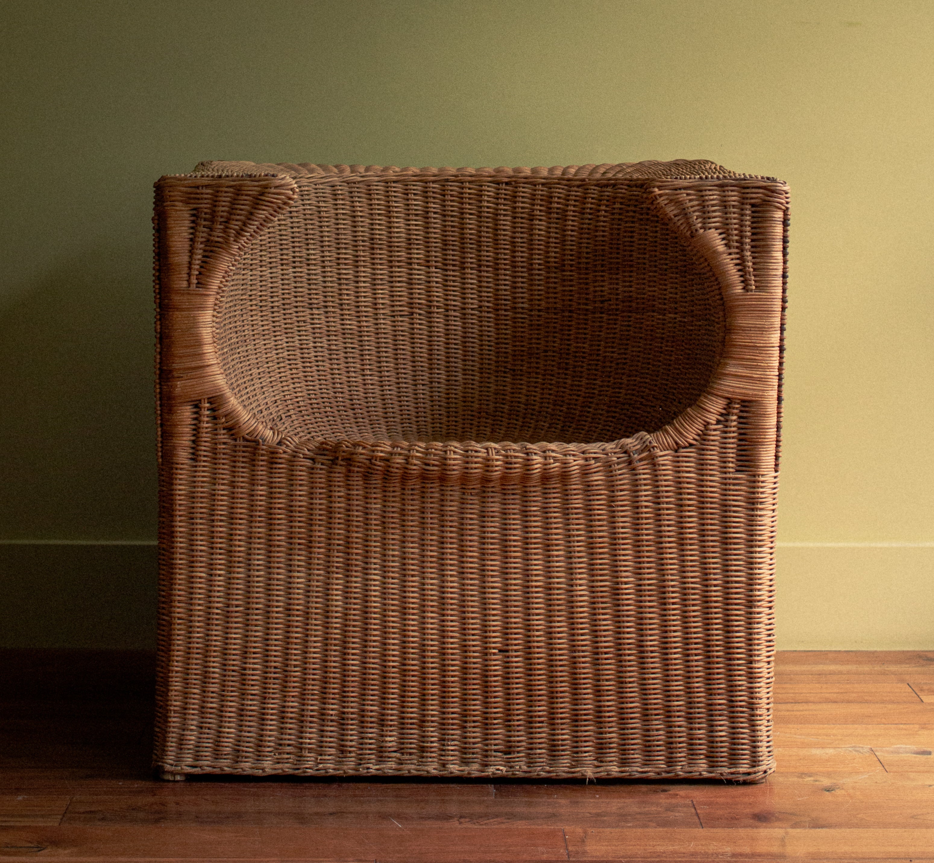 Unique piece wicker arm chair 1940