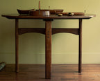 Very beautiful and unique arts and craft oval dinner table in oak, 1910 - Price on Demand