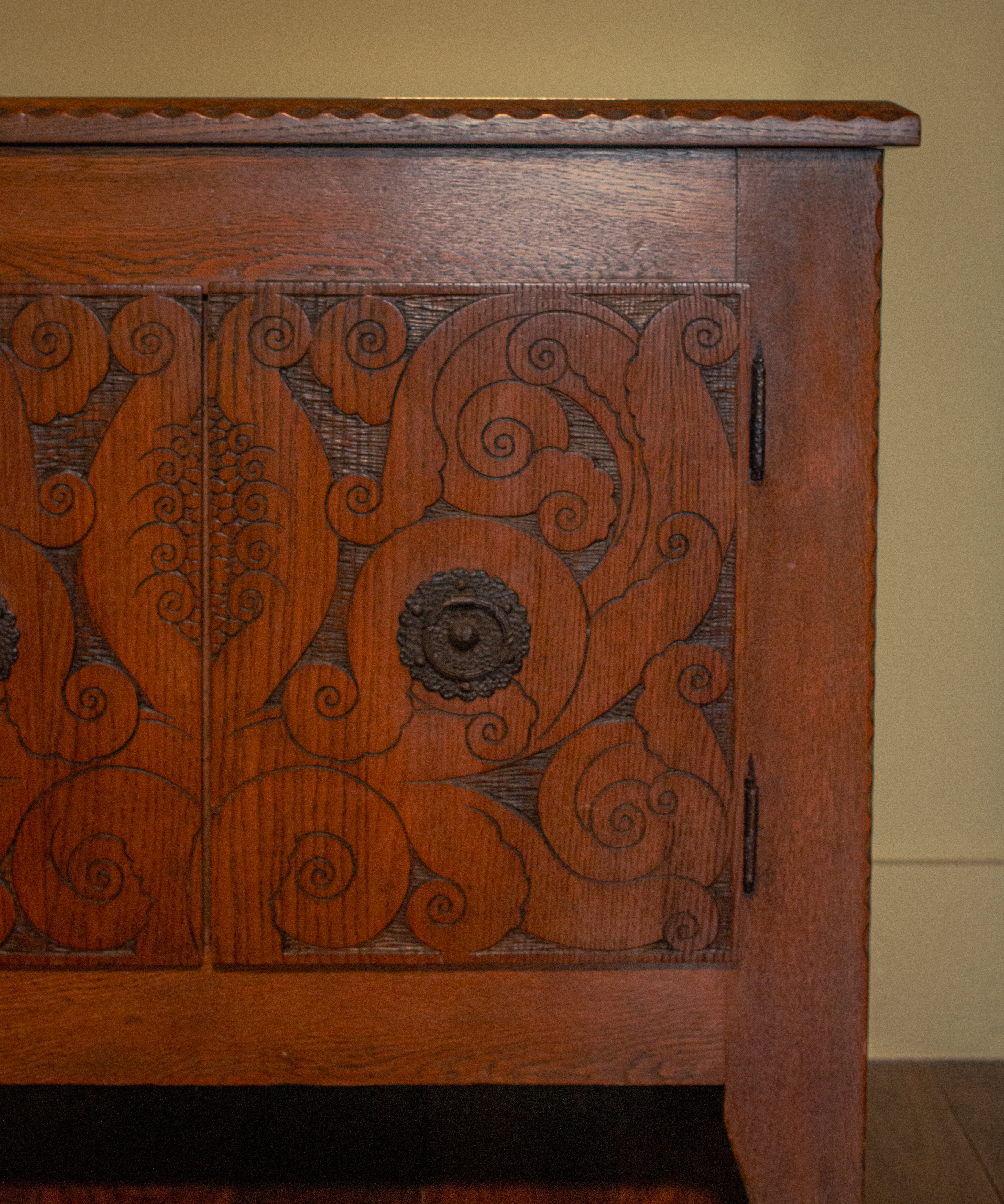 Unique Chest by Gino Maggioni, sculpted, engraved and with bronze handles, Italy, 1920 - SOLD