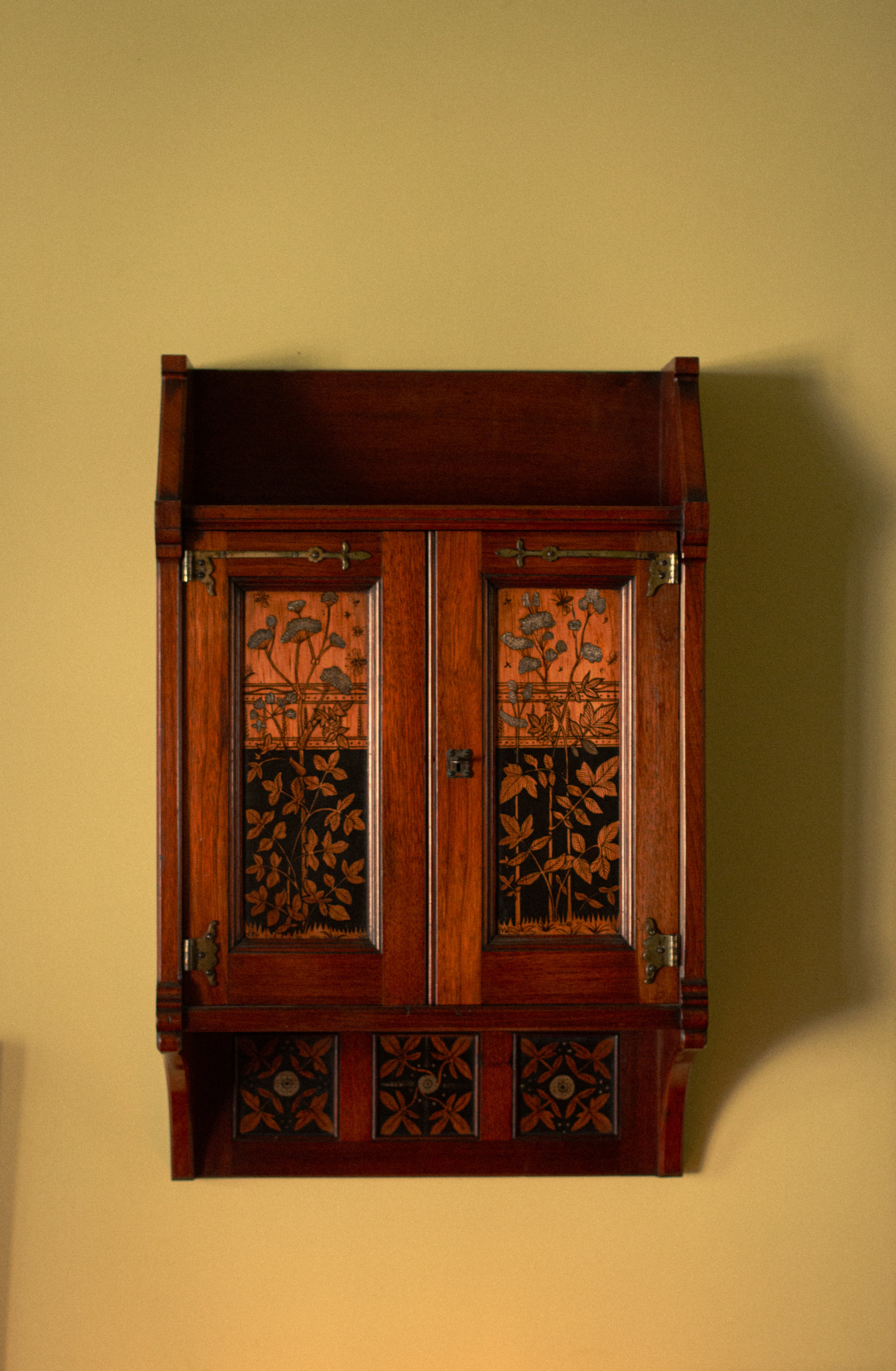 Precious unique piece wall cabinet in fruit woods and brass and pewter, 1890, UK - Price on Demand