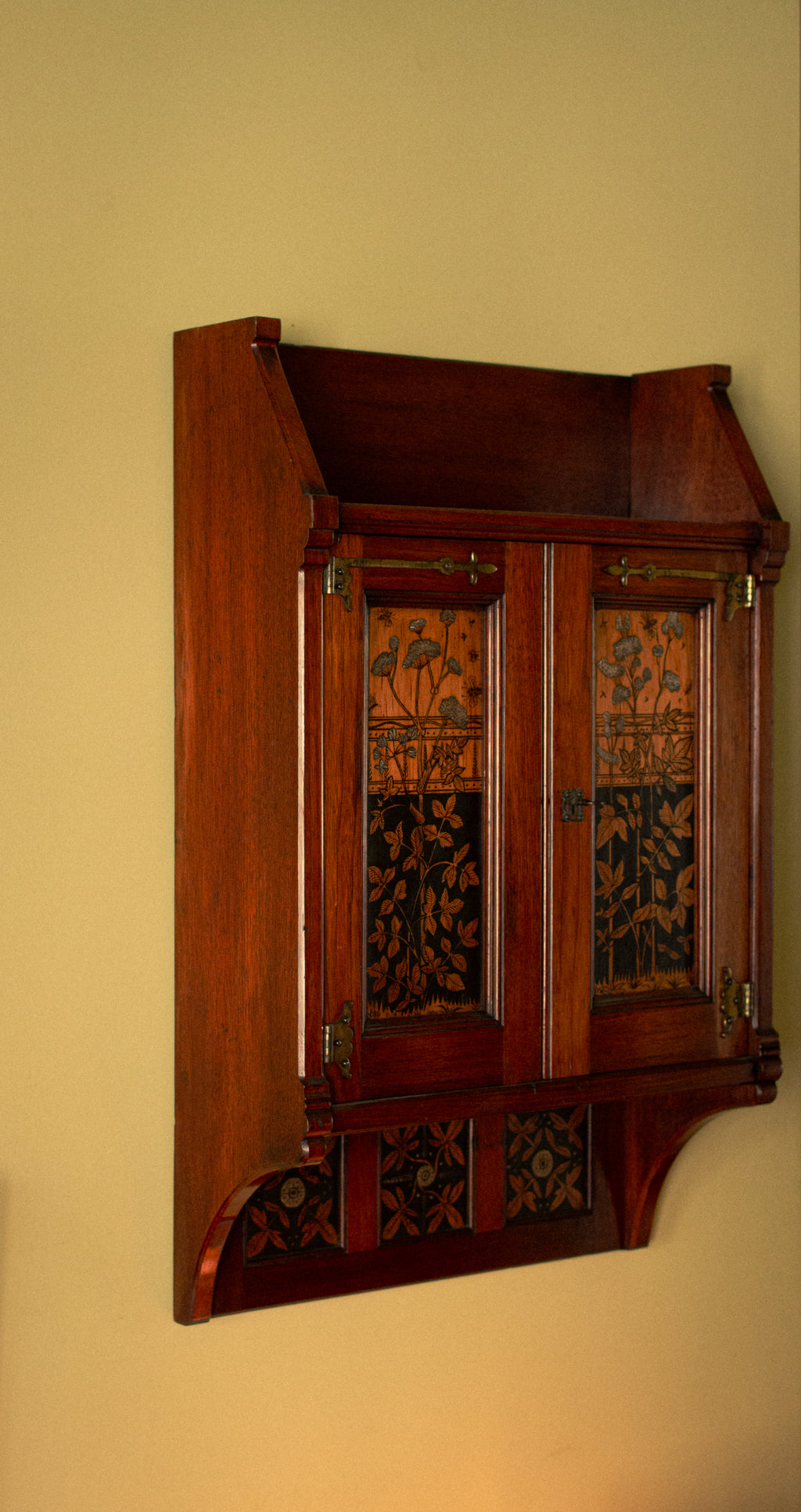 Precious unique piece wall cabinet in fruit woods and brass and pewter, 1890, UK - Price on Demand