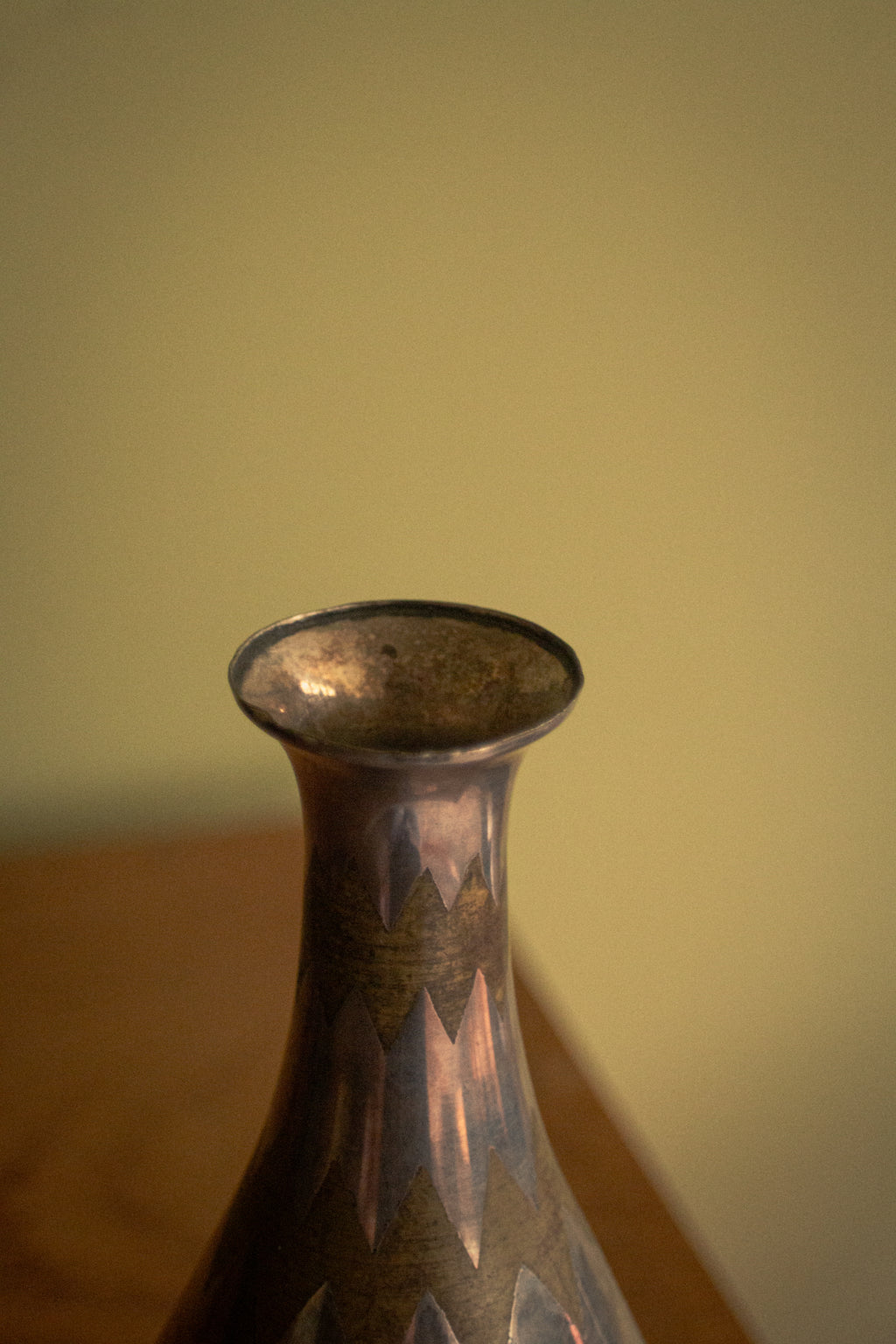 A unique 1930 Dinanderie vase signed Christofle, silver-plated.